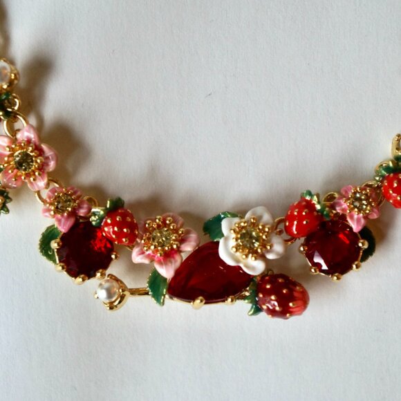 Nice necklace with flowers, strawberries and red stones - Picture 5 of 7